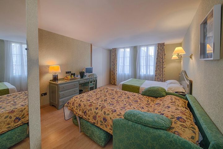 Room 7 of 44
