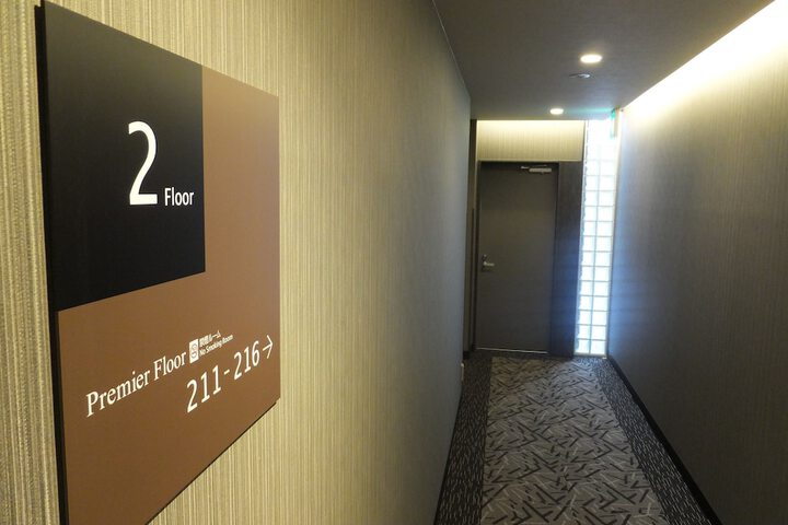 Ballroom/Hall 22 of 24