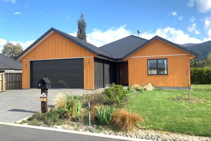 6 Dumblane Way