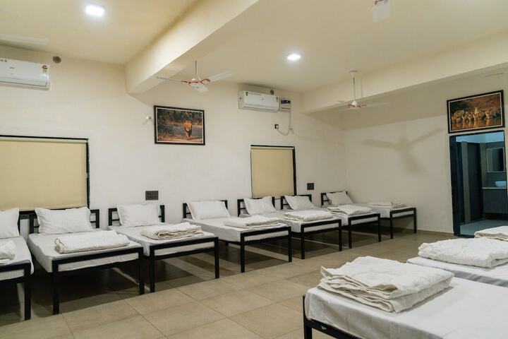 Room 16 of 63