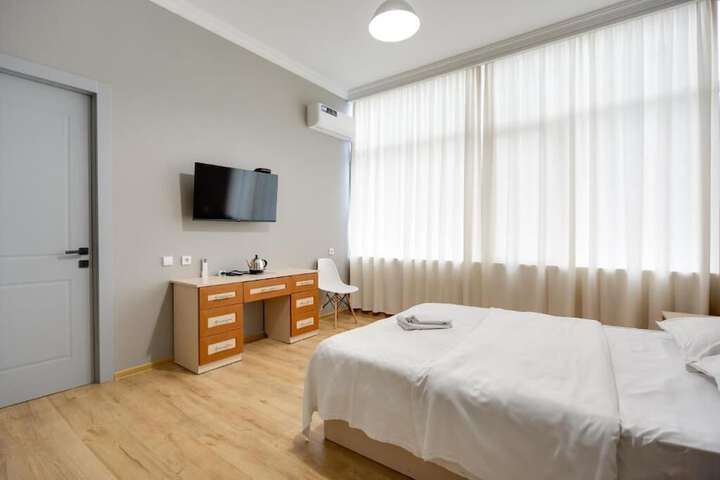 Room 7 of 24