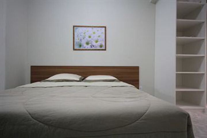 Room 21 of 28