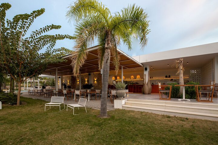 Hotel Exterior 272 of 282