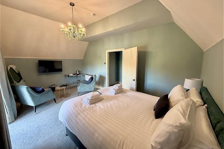 Room 41 of 104
