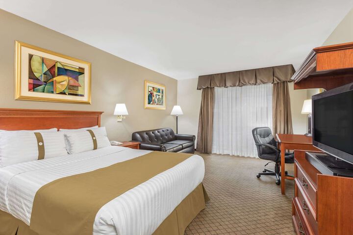 Room 15 of 33