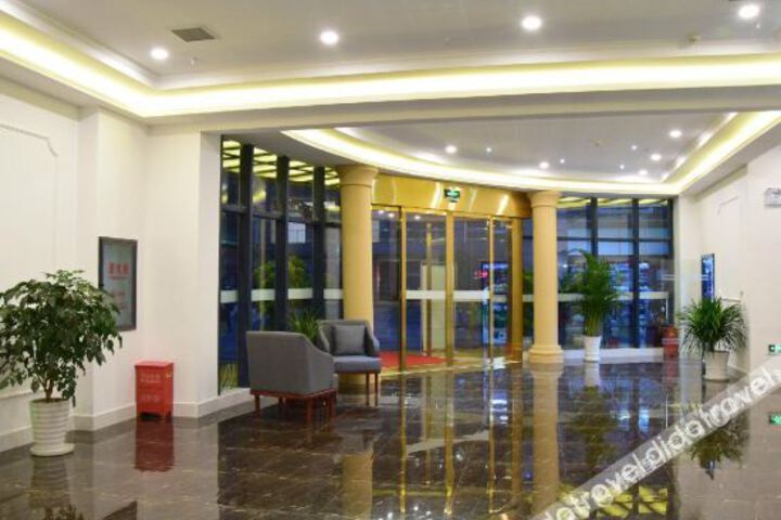 Hotel Interior 10 of 29