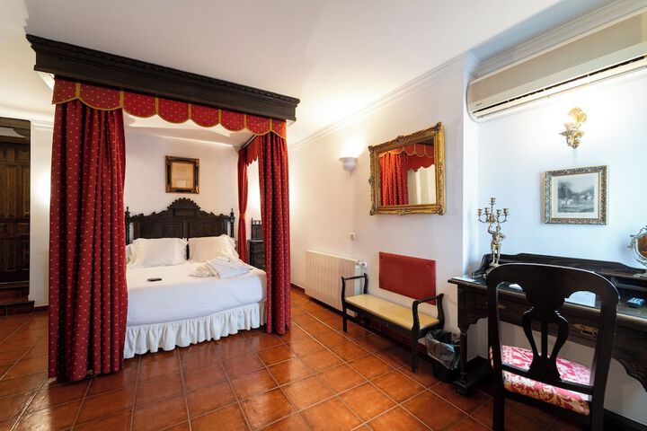 Room 74 of 165