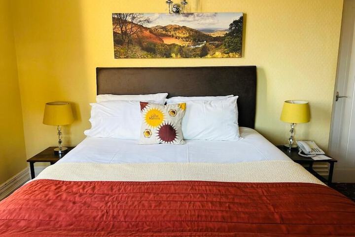 Room 5 of 49