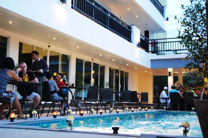 Pool Hotel