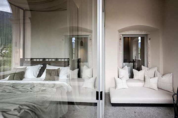 Room 3 of 88