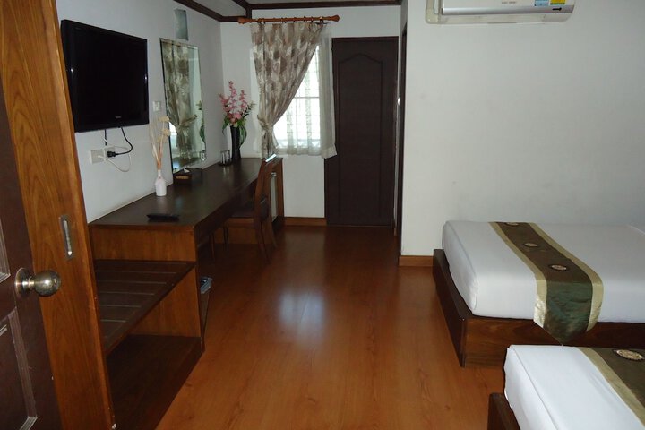 Room 35 of 63