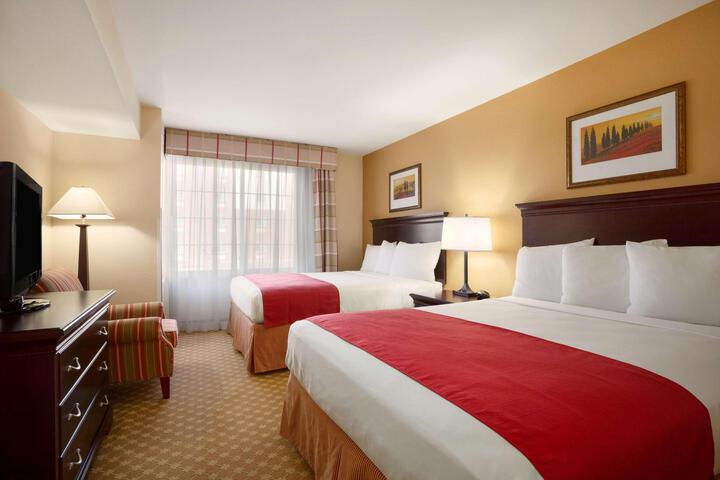 2 Queen Beds (5 of 5)