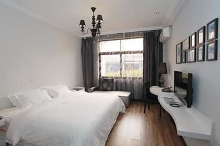 Room 10 of 37