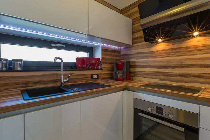General 7 of 8