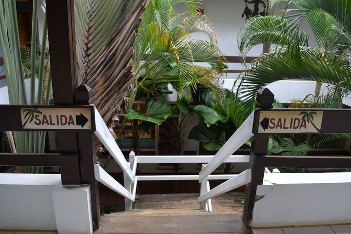 Hotel Exterior 124 of 144