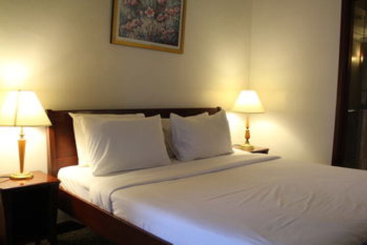 Room 46 of 83