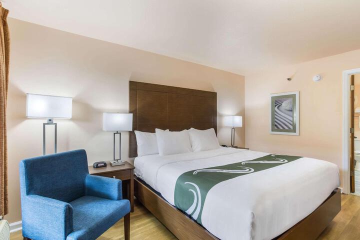 1 King Bed (7 of 13)