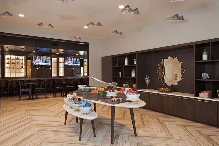 Snack bar
