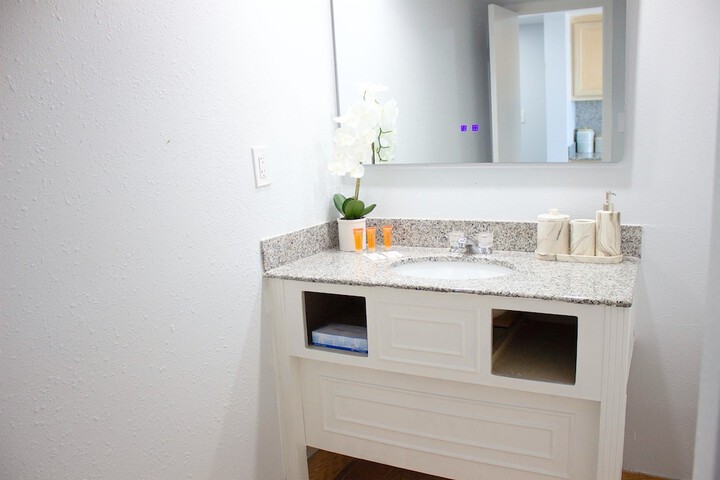 Ocean Front Suite Lower Floor Sleeps 6 (23 of 28)