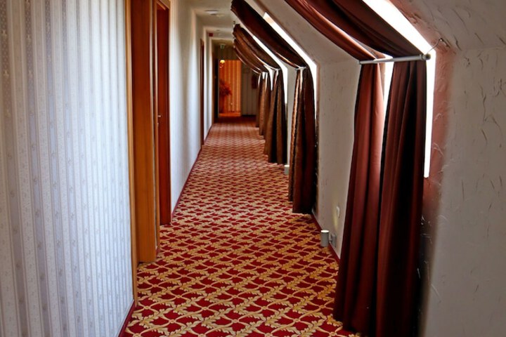 Ballroom/Hall 63 of 87