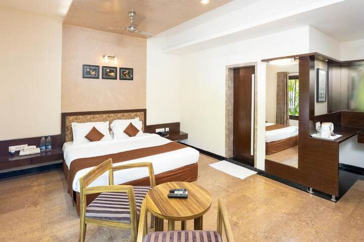 Room 4 of 34