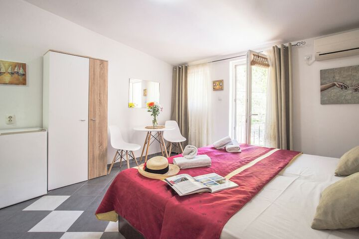 Room 40 of 92