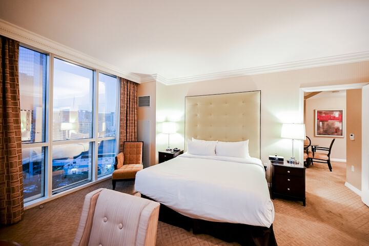 Room 5 of 438