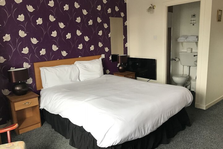 Room 11 of 49