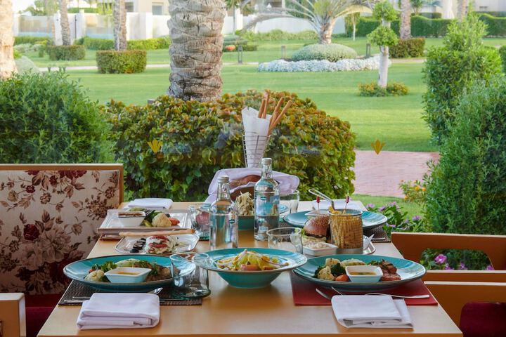Dining 120 of 180