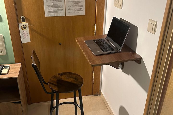 Room 7 of 28