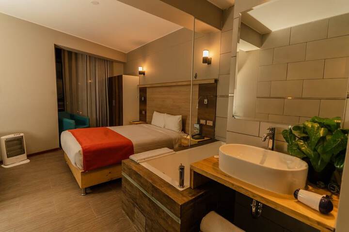 Room 15 of 25