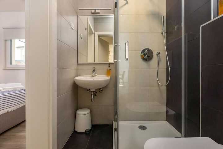 Room 116 of 194