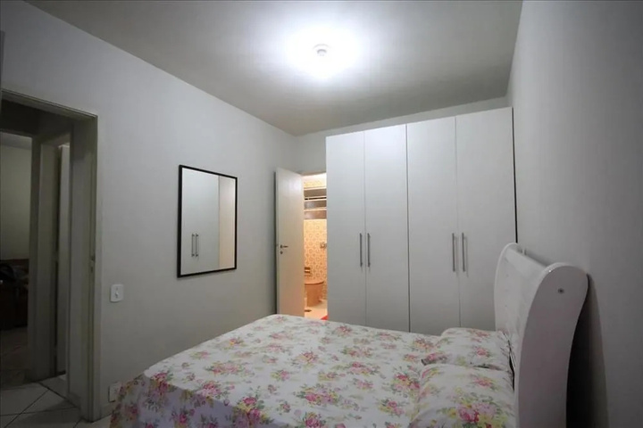 Room 4 of 17
