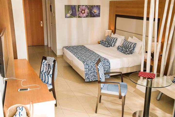 Room 16 of 89