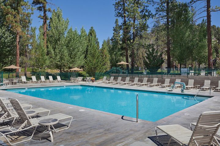 Hotel Pool