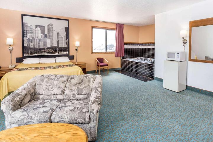 1 King Bed (4 of 4)