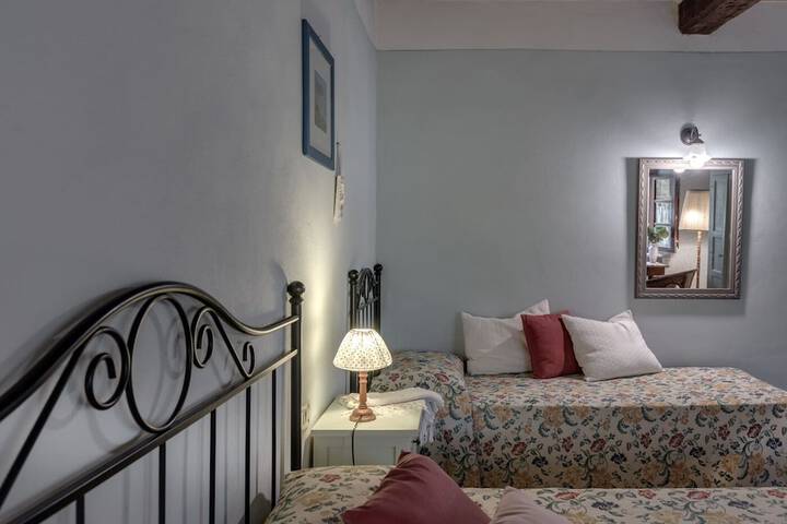 Room 10 of 211