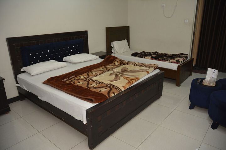 Room 12 of 24