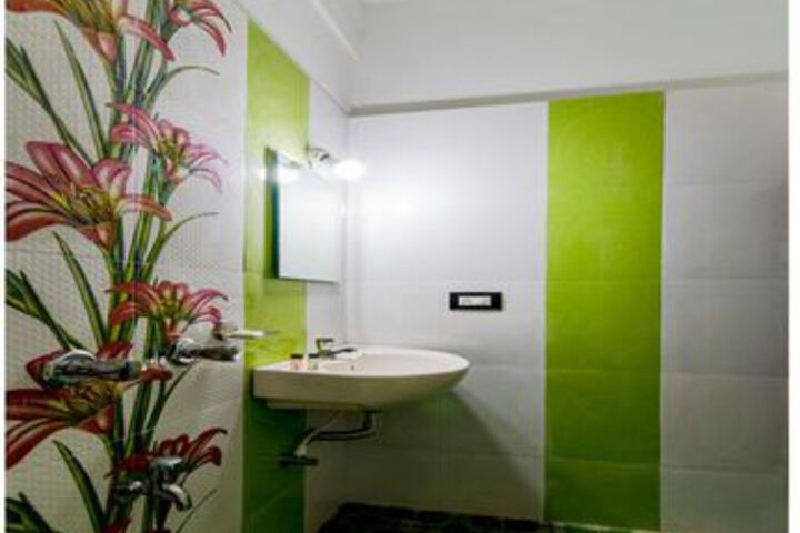 Room 4 of 19
