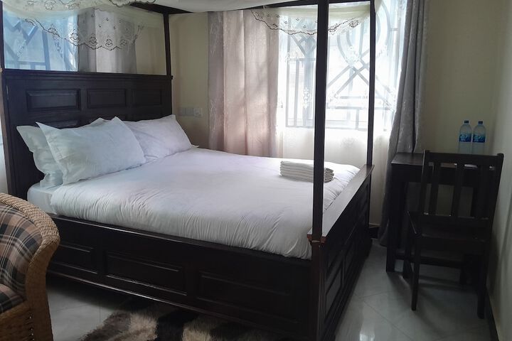 Room 4 of 24