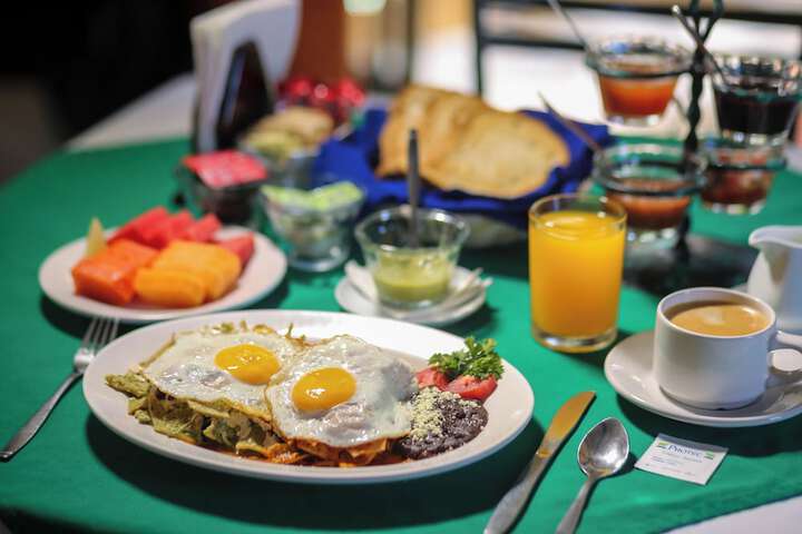Breakfast/Coffee Service 21 of 40