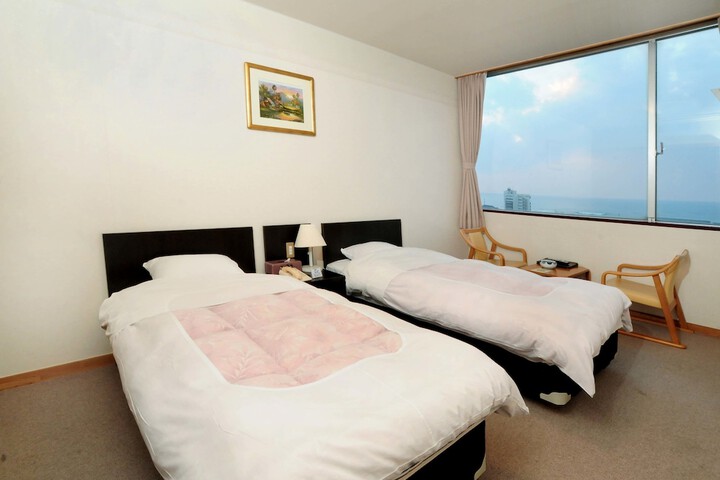 Room 4 of 30