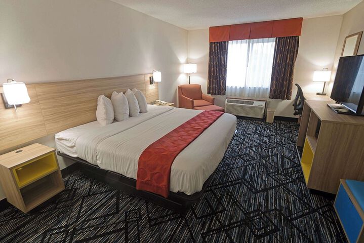 1 King Bed (17 of 26)
