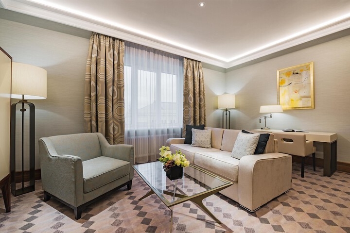 Room 52 of 208