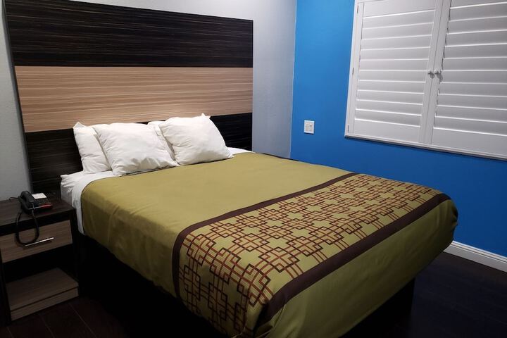 Room 6 of 41