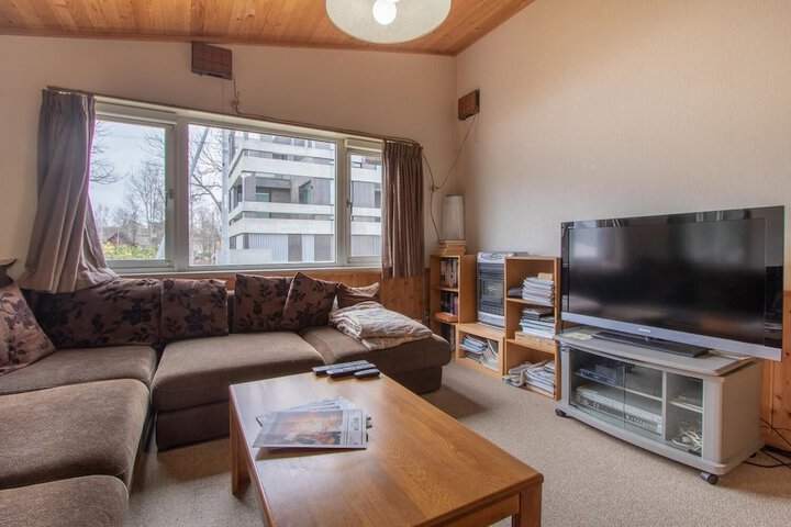 Room 8 of 18