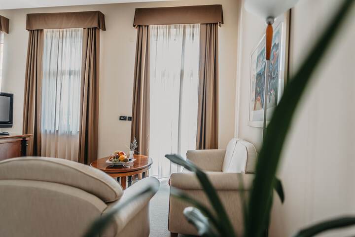 Room 11 of 65