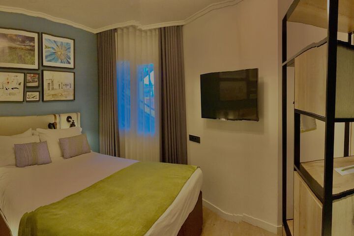Room 13 of 48