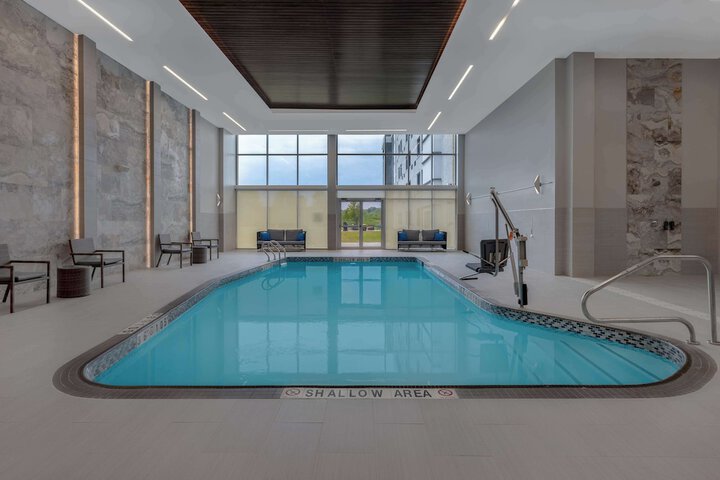 Hotel Pool