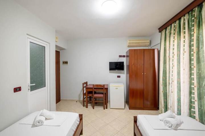 Room 34 of 59
